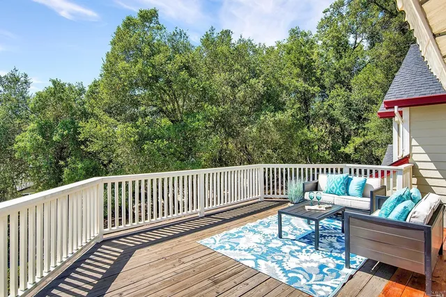 $1,750,000 | 128 Village Oaks Court, Healdsburg, CA 95448