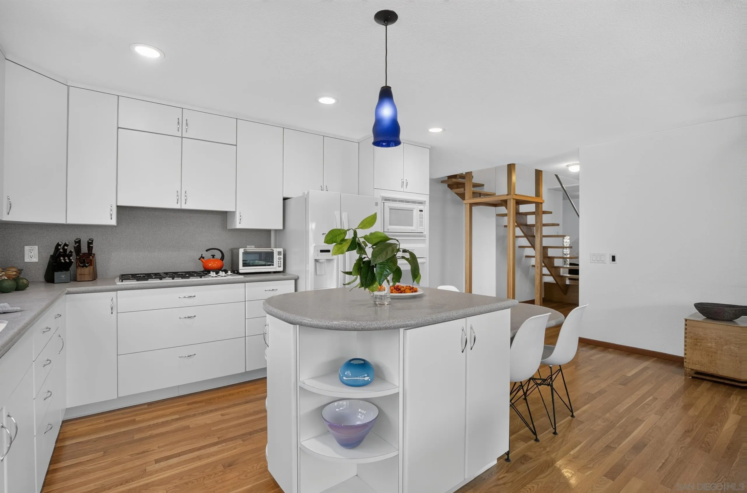 274 Sharp Encinitas, CA 92024 - Photo 10 of 33 Gallery Image 10