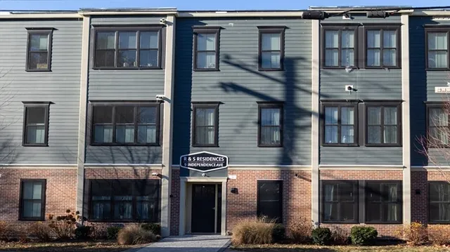 $695,000 | 9 Independence Avenue, Unit 307, Braintree, MA 02184