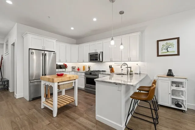 $695,000 | 9 Independence Avenue, Unit 307, Braintree, MA 02184