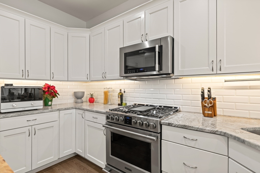 9 Independence Avenue, Unit 307 Braintree, MA 02184 - Photo 6 of 31