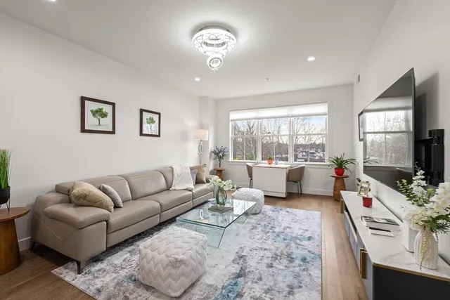 $695,000 | 9 Independence Avenue, Unit 307, Braintree, MA 02184