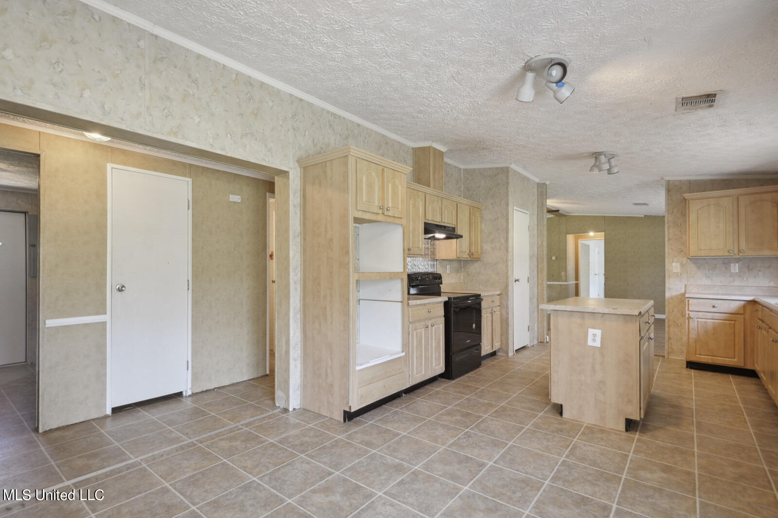 111 Grady Diamond Road Perkinston, MS 39573 - Photo 7 of 20 007_1600x1067_mls