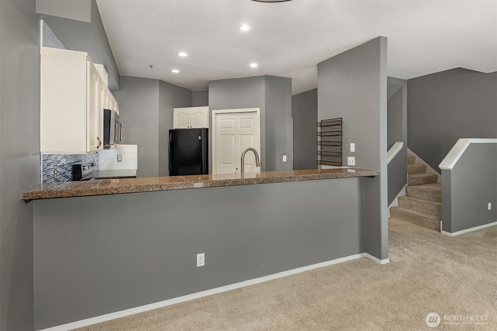 12113 Northeast 172nd Place, Unit J202 Bothell, WA 98011 - Photo 15 of 30