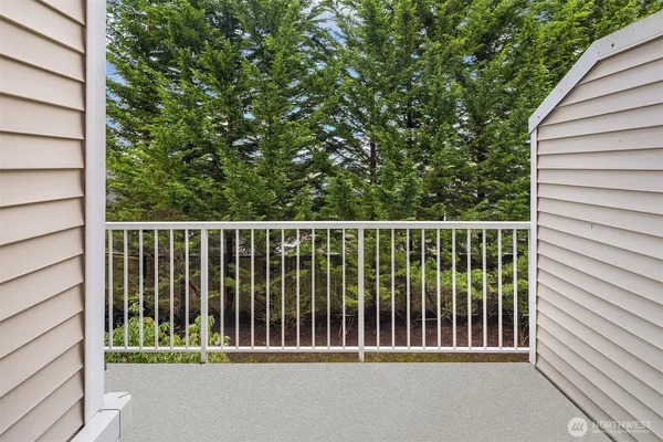 $600,000 | 12113 Northeast 172nd Place, Unit J202, Bothell, WA 98011