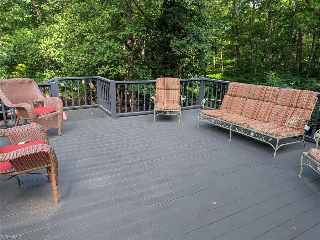 1040 Artists Way Road Danbury, NC 27016 - Photo 2 of 13