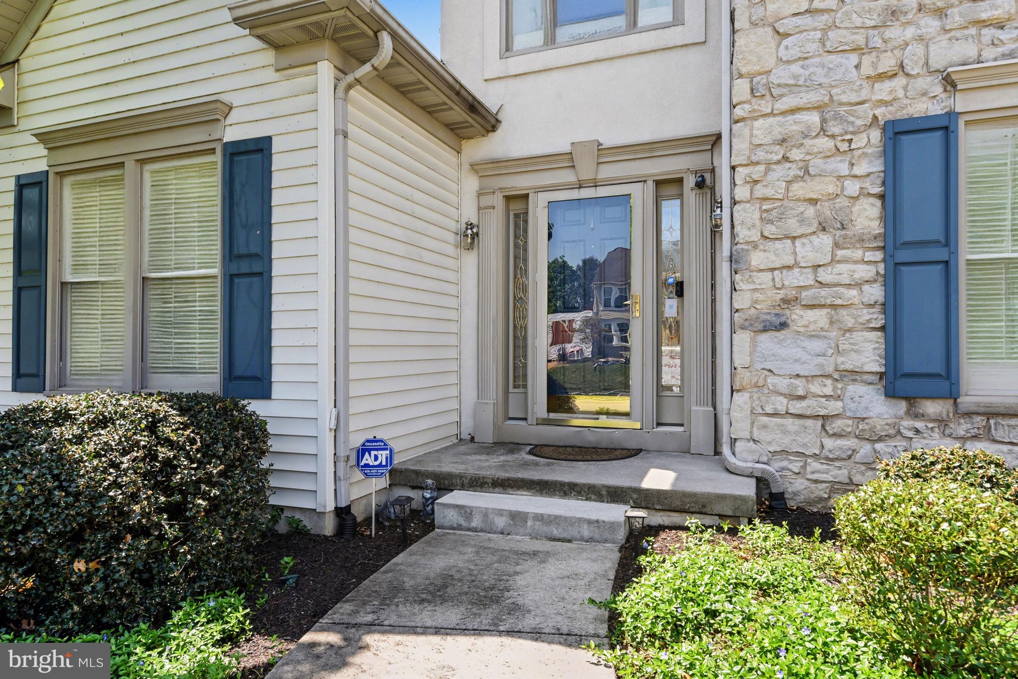 1103 Wansford Road Mechanicsburg, PA 17050 - Photo 3 of 42