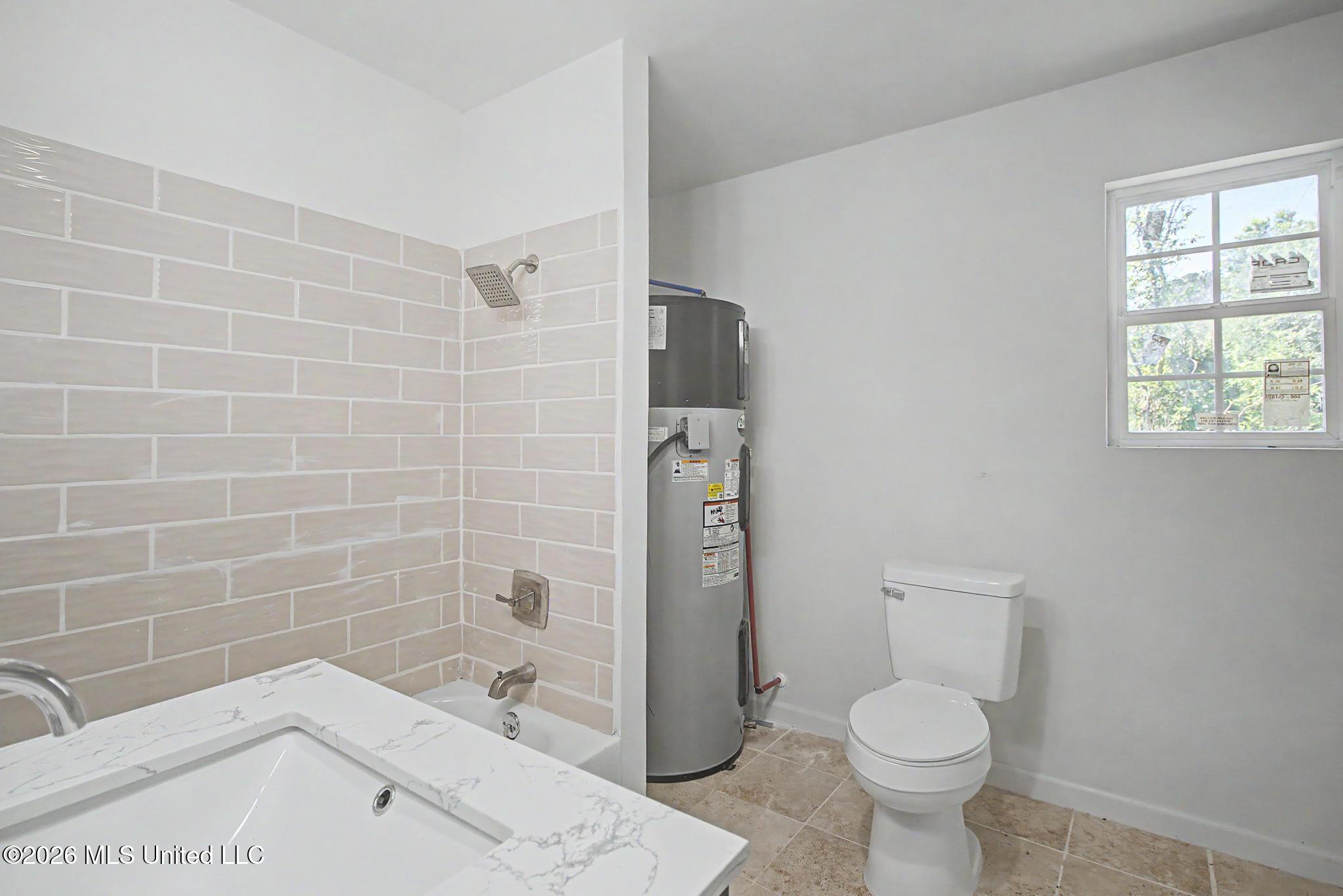 9424 Daisy Vestry Road, Unit 4 Biloxi, MS 39532 - Photo 5 of 16 Unit 4 (2)