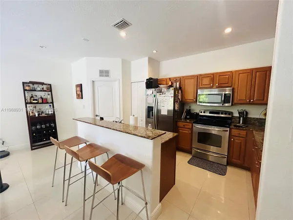 $4,100 | 10963 Northwest 87th Lane, Unit 10963, Doral, FL 33178
