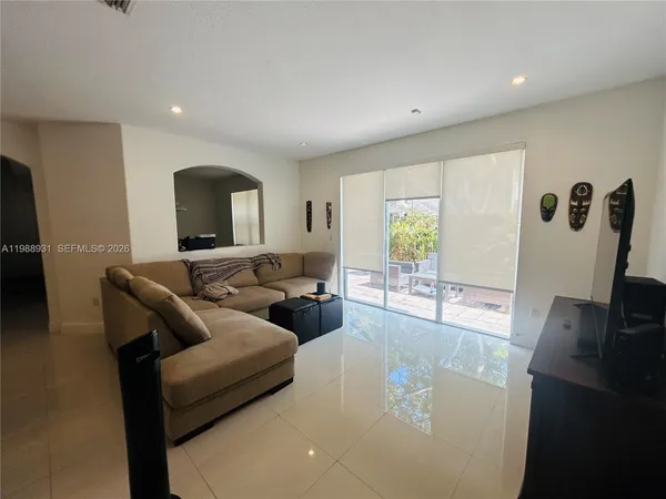 $4,100 | 10963 Northwest 87th Lane, Unit 10963, Doral, FL 33178