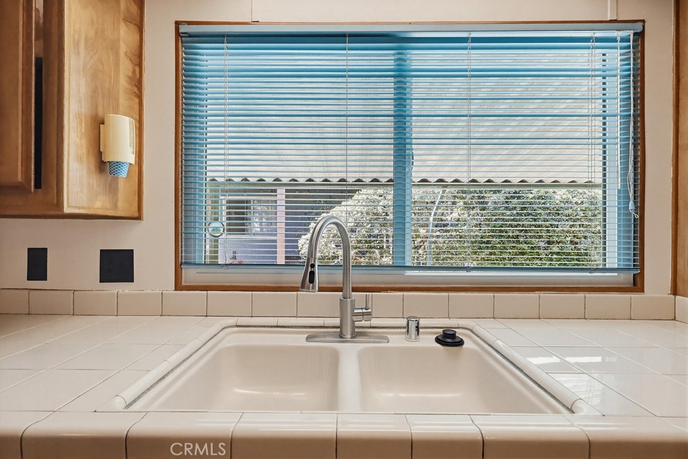 31244 North Lakehills Road Castaic, CA 91384 - Photo 25 of 72 Kitchen sink
