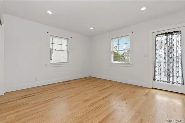 $1,300,000 | 9 Lyons Place, New Rochelle, NY 10801