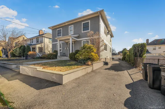 $1,300,000 | 9 Lyons Place, New Rochelle, NY 10801