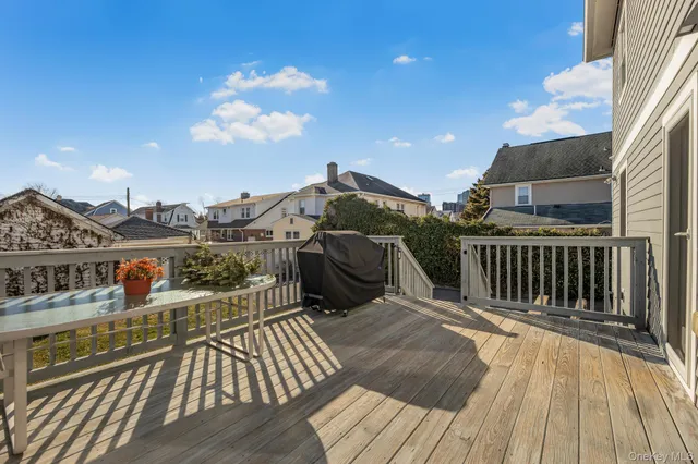 $1,300,000 | 9 Lyons Place, New Rochelle, NY 10801