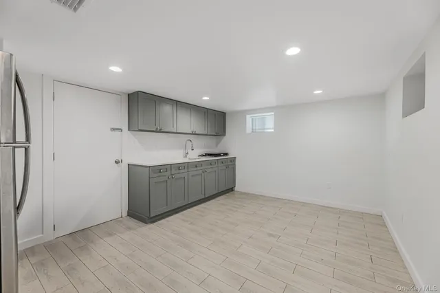 $1,300,000 | 9 Lyons Place, New Rochelle, NY 10801