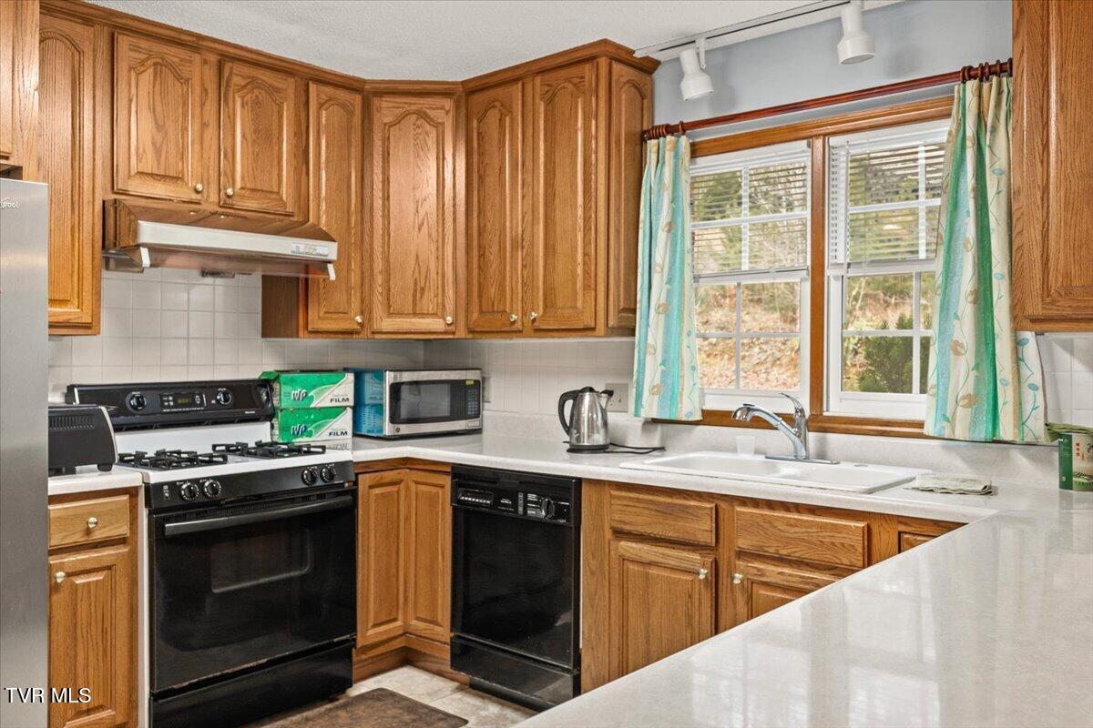 515 Scioto Road Unicoi, TN 37692 - Photo 27 of 55 Kitchen