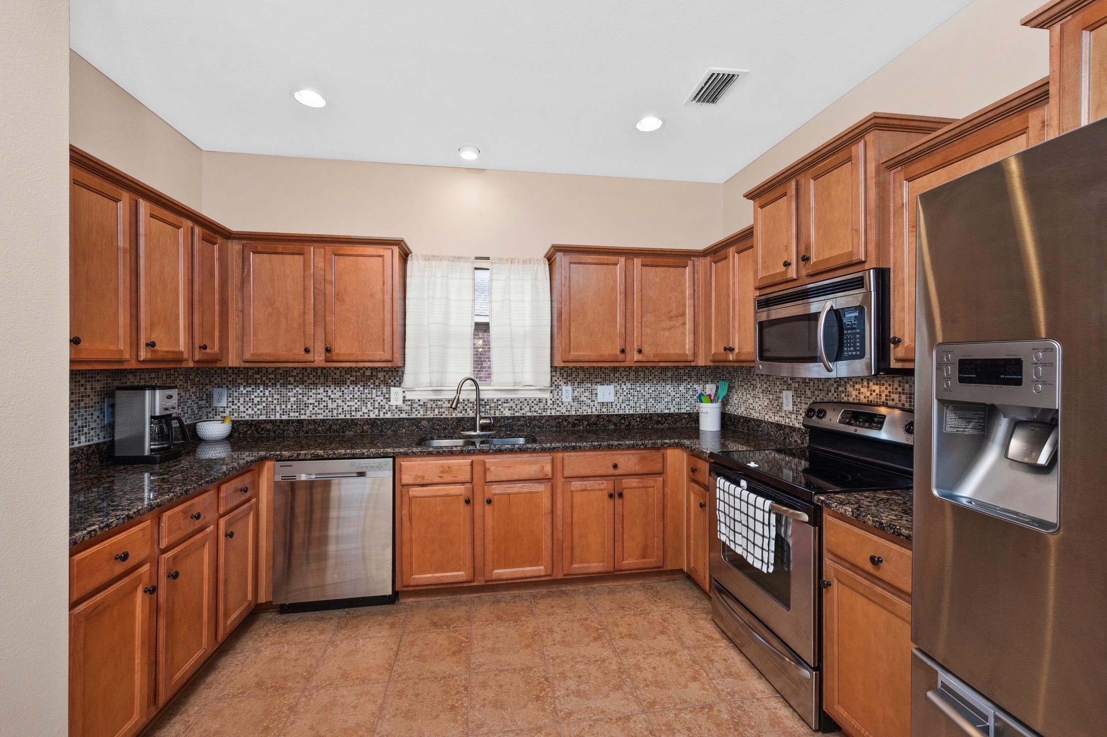10184 Fionn Loop Daphne, AL 36526 - Photo 9 of 32 Kitchen