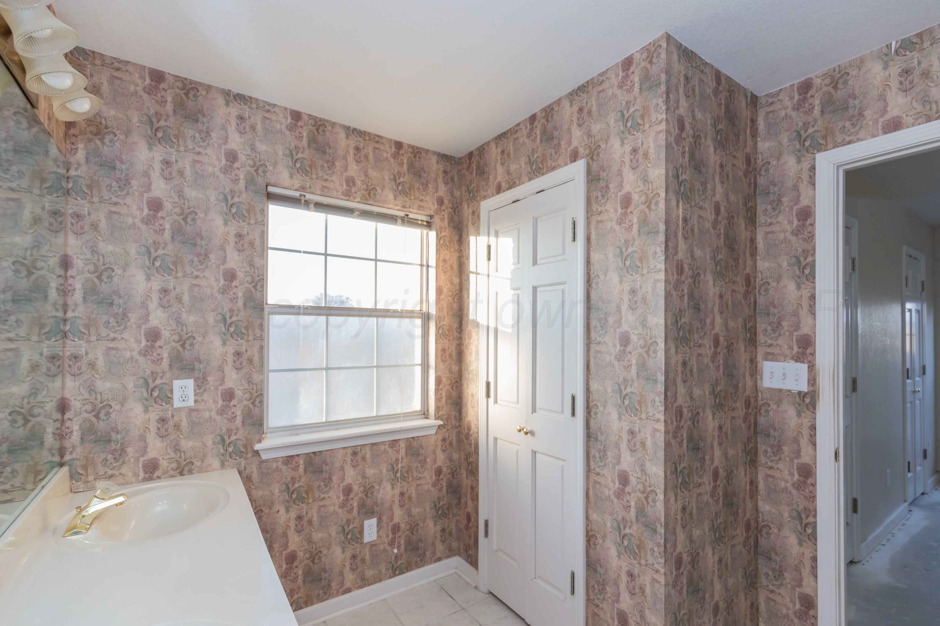 9100 Dowell Road Amarillo, TX 79119 - Photo 33 of 48 PRIMARY BATH VIEW 2