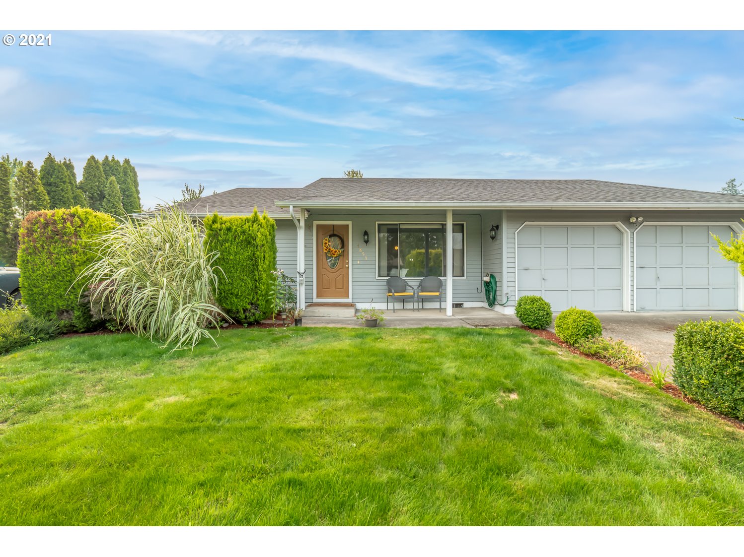 4853 Daisy Street Springfield, OR 97478 - Photo 1 of 32
