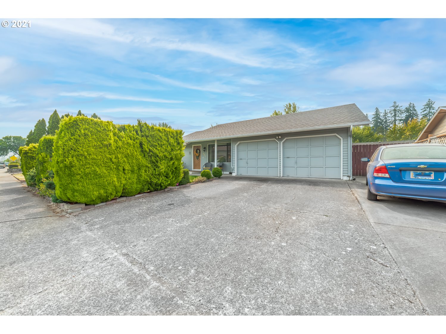 4853 Daisy Street Springfield, OR 97478 - Photo 3 of 32