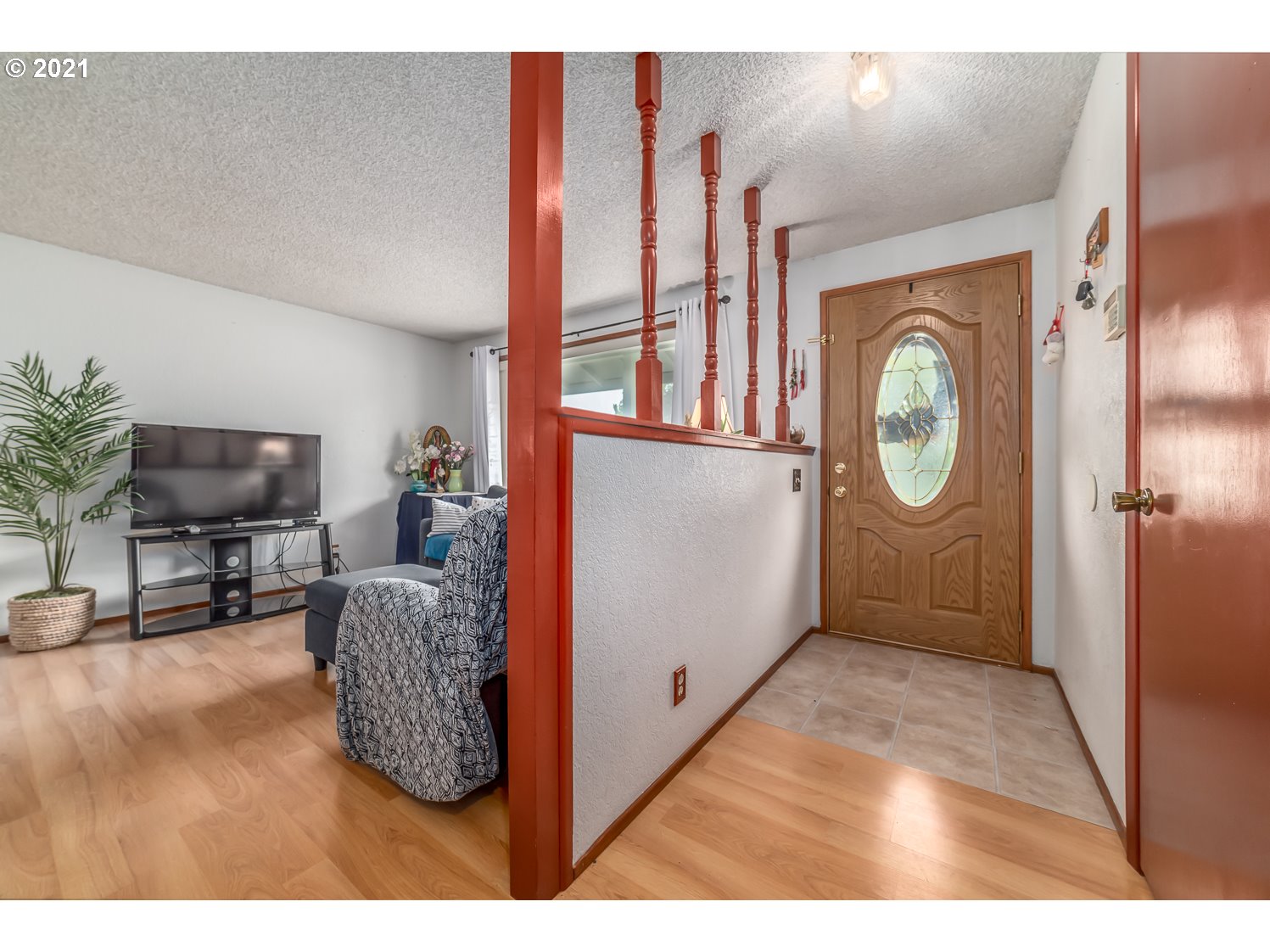 4853 Daisy Street Springfield, OR 97478 - Photo 4 of 32