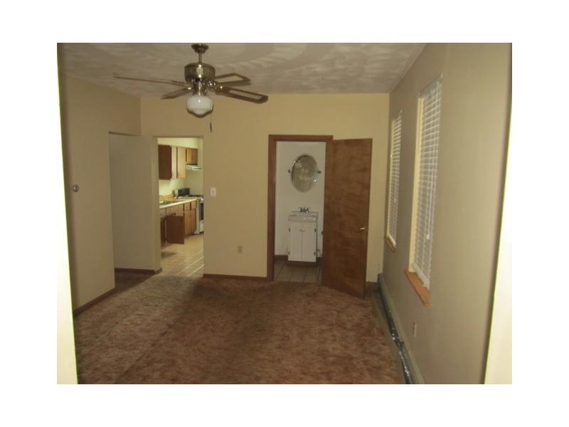 74 Frazier Avenue McKees Rocks, PA 15136 - Photo 5 of 11 Dining Room.