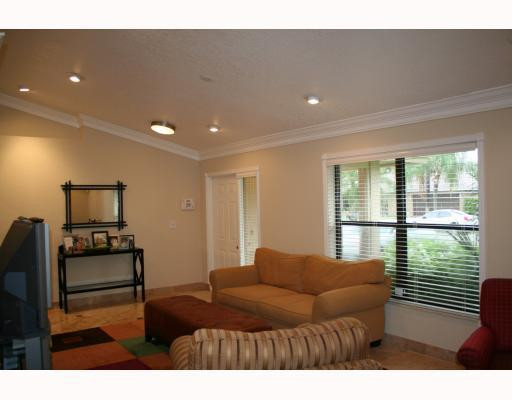 5061 Marina Circle Boca Raton, FL 33486 - Photo 3 of 11 Living Room