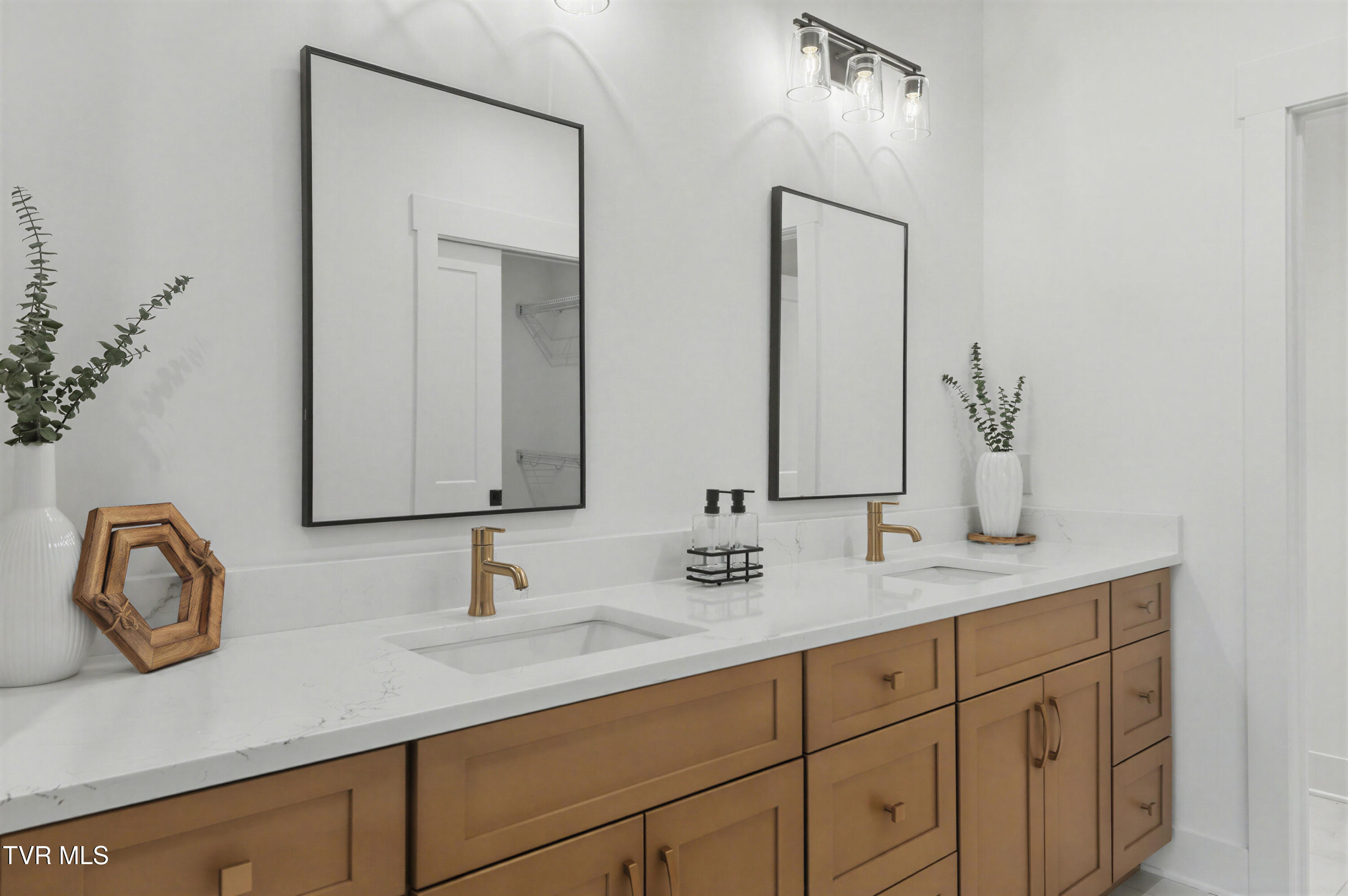 1521 Carroll Creek Road Johnson City, TN 37615 - Photo 7 of 53 The Sister Edit (10)