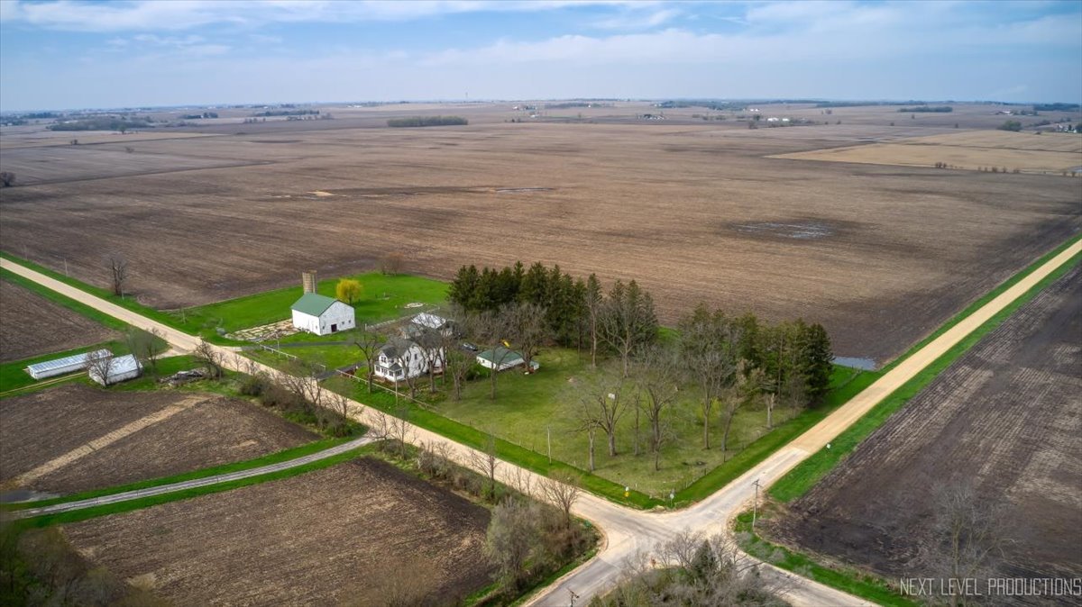 7930 East Line Road Kirkland, IL 60146 - Photo 3 of 41