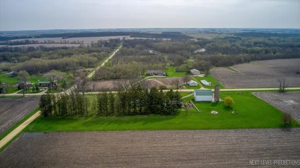 $499,000 | 7930 East Line Road, Kirkland, IL 60146