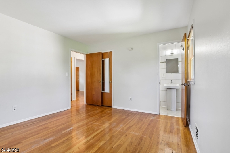 345 Trotting Road Union, NJ 07083 - Photo 31 of 43