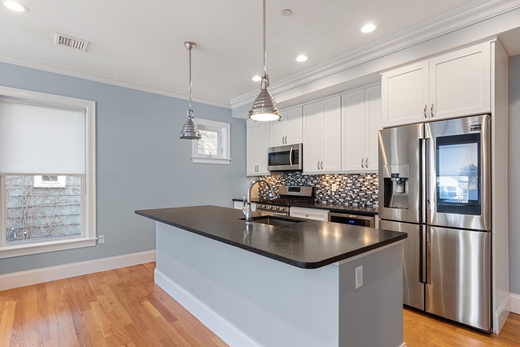 15 Preble Street, Unit 4 Boston, MA 02127 - Photo 6 of 23