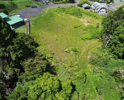 an aerial view of a tennis court
