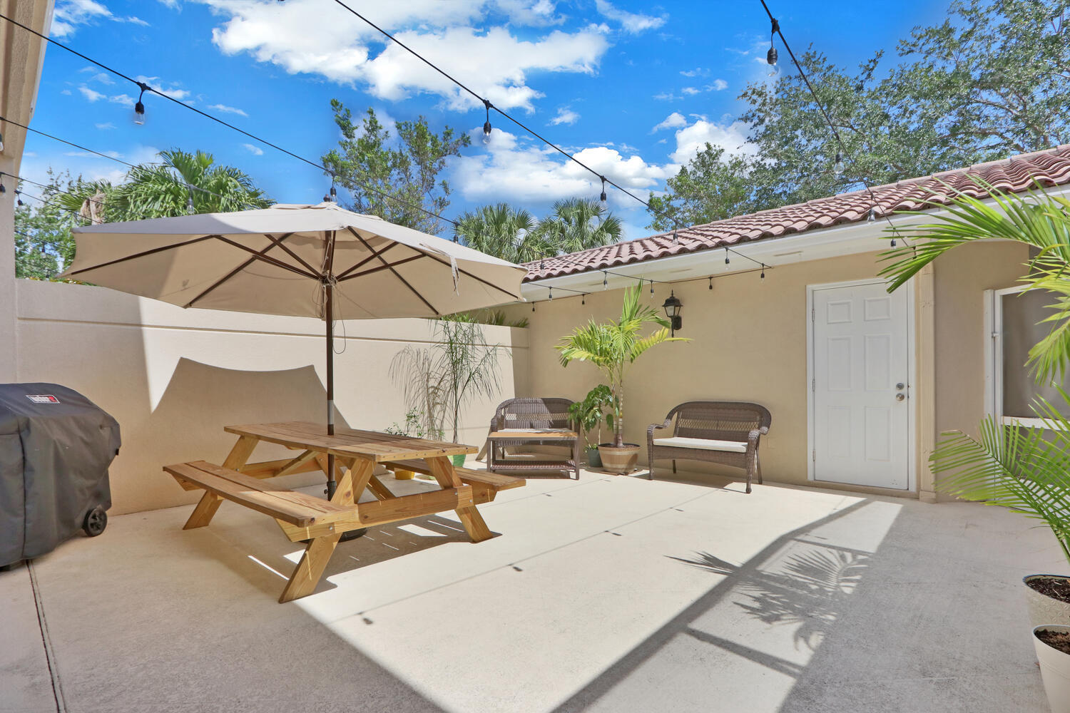 1683 Frederick Small Road Jupiter, FL 33458 - Photo 19 of 48 Court Yard