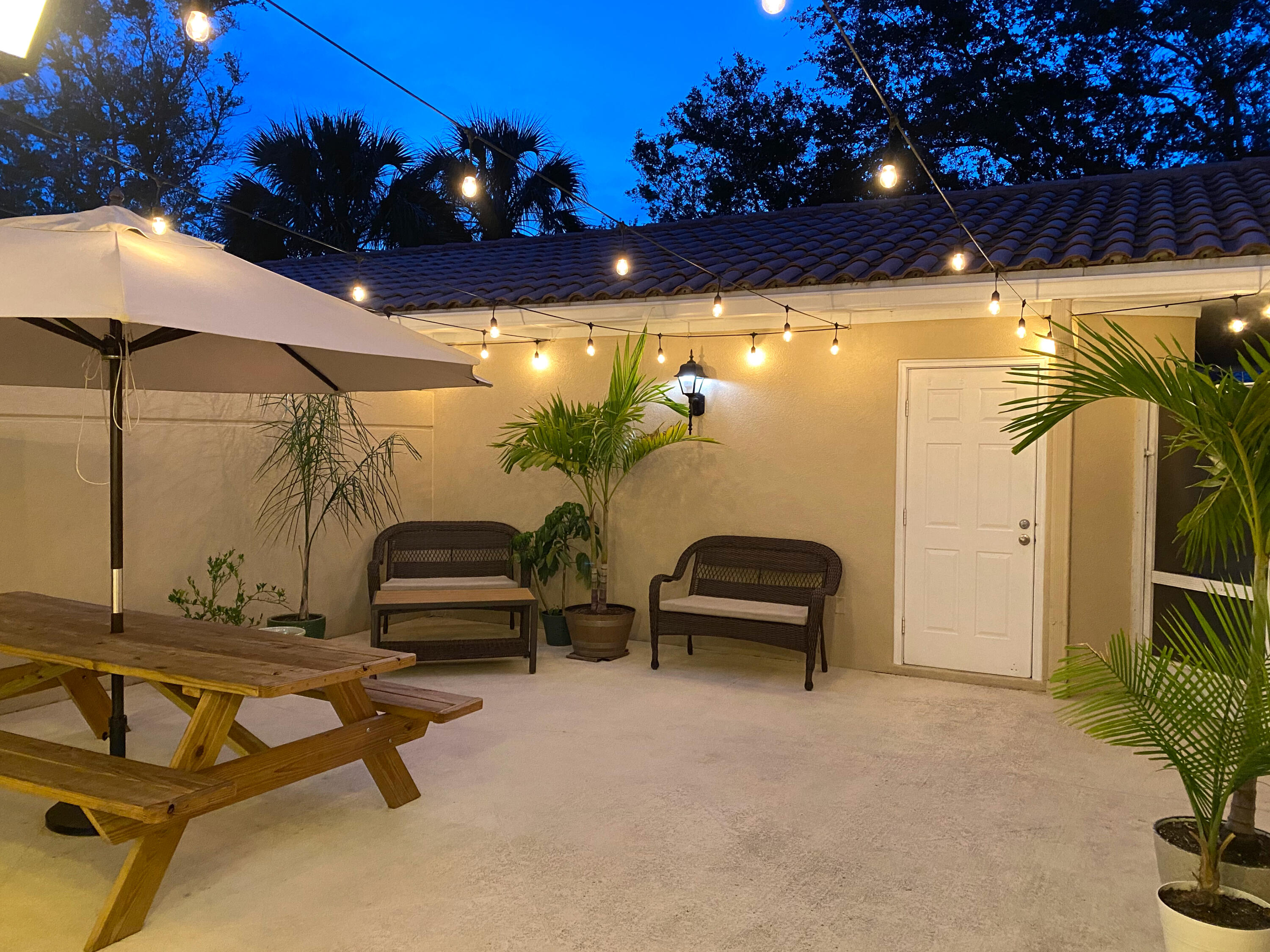 1683 Frederick Small Road Jupiter, FL 33458 - Photo 22 of 48 Court Yard