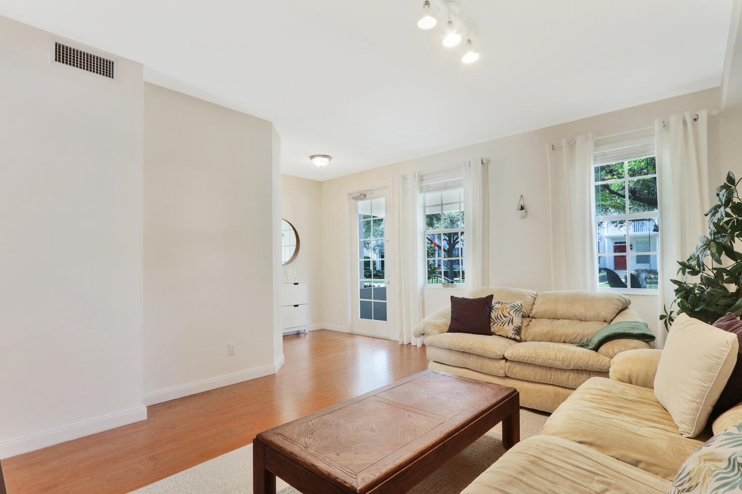 1683 Frederick Small Road Jupiter, FL 33458 - Photo 6 of 48 Downstairs living room