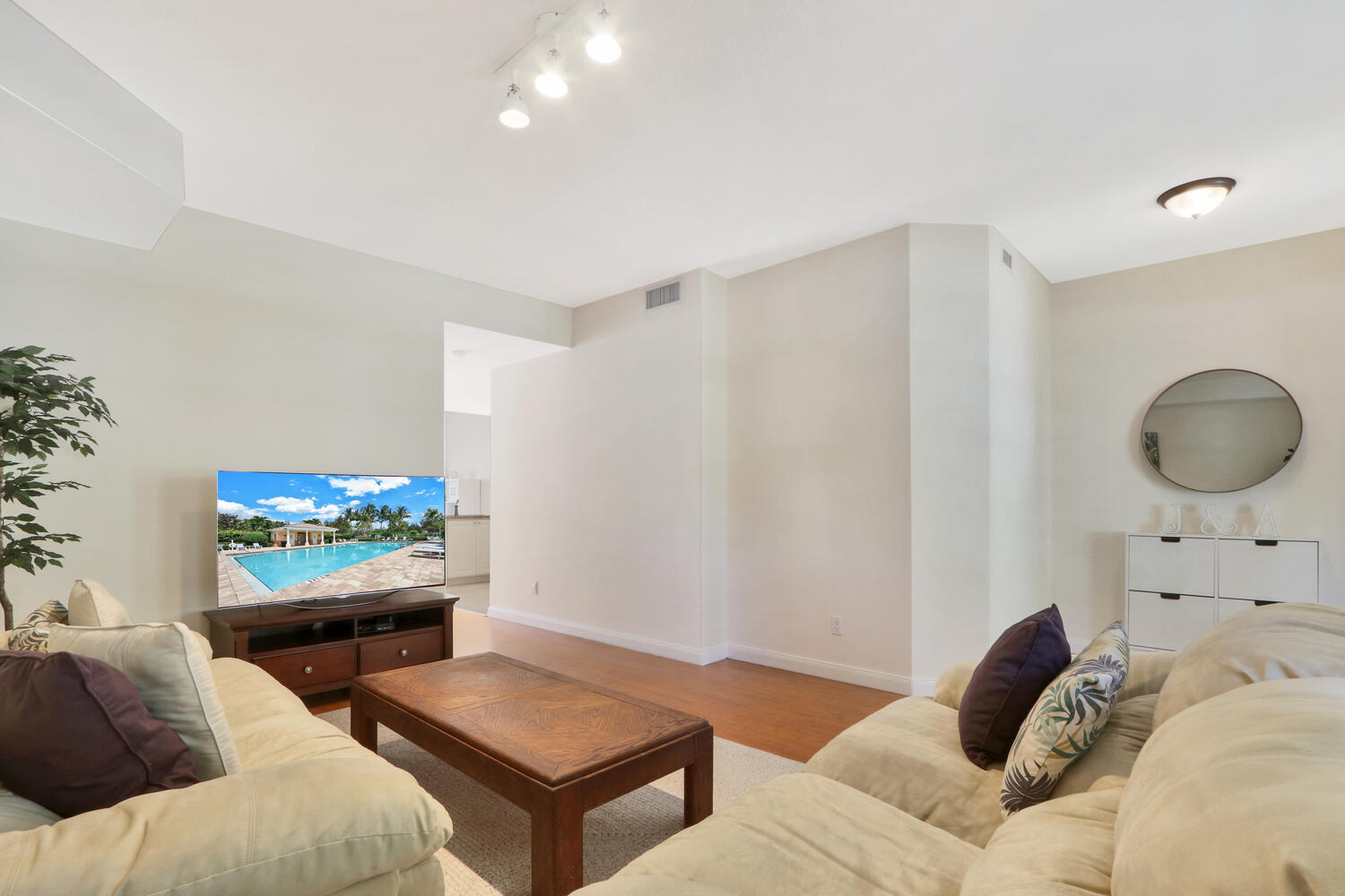 1683 Frederick Small Road Jupiter, FL 33458 - Photo 7 of 48 Living room