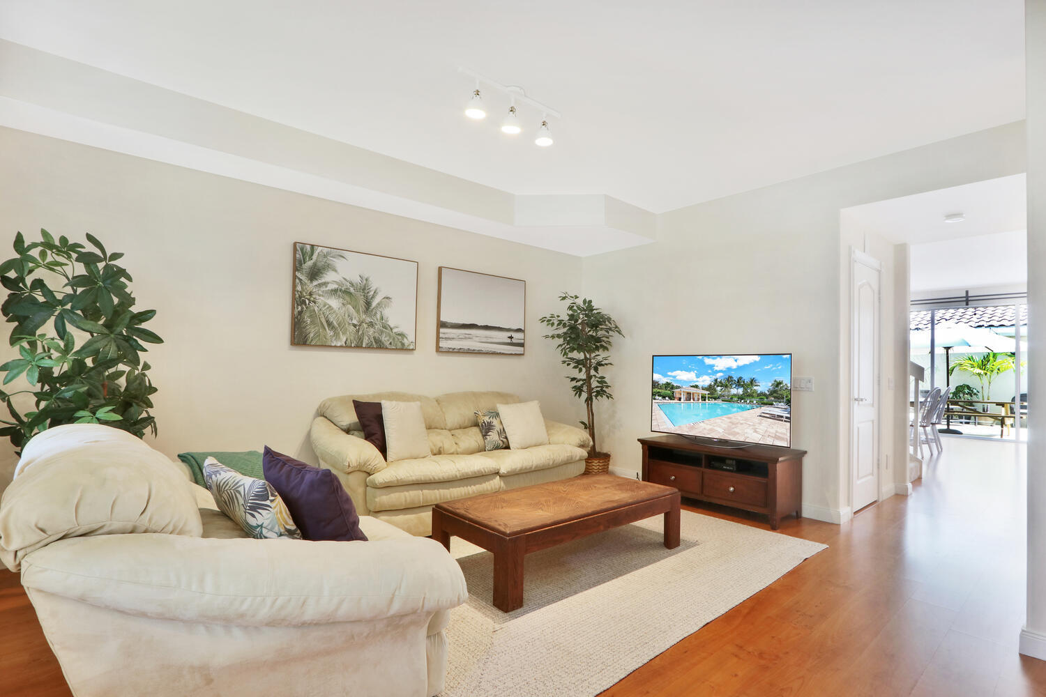 1683 Frederick Small Road Jupiter, FL 33458 - Photo 9 of 48 Living room