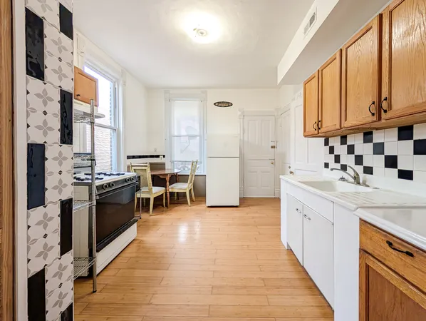 $1,600 | 2025 West Coulter Street, Unit 3, Chicago, IL 60608