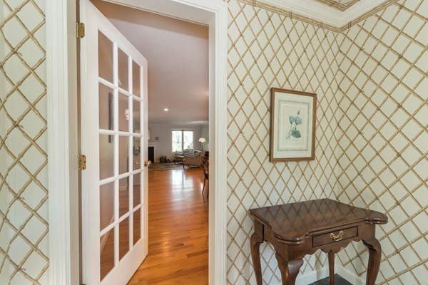 27 Elm Street Hamilton, MA 01982 - Photo 3 of 24 Gallery Image 3