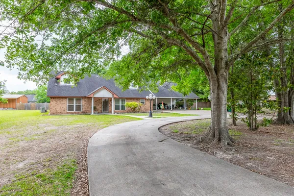 $315,000 | 156 County Road 818, Buna, TX 77612
