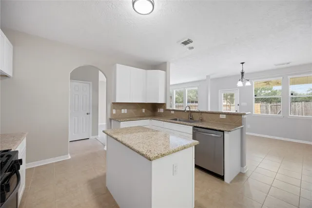 $2,100 | 7447 Oakwood Canyon Drive, Cypress, TX 77433