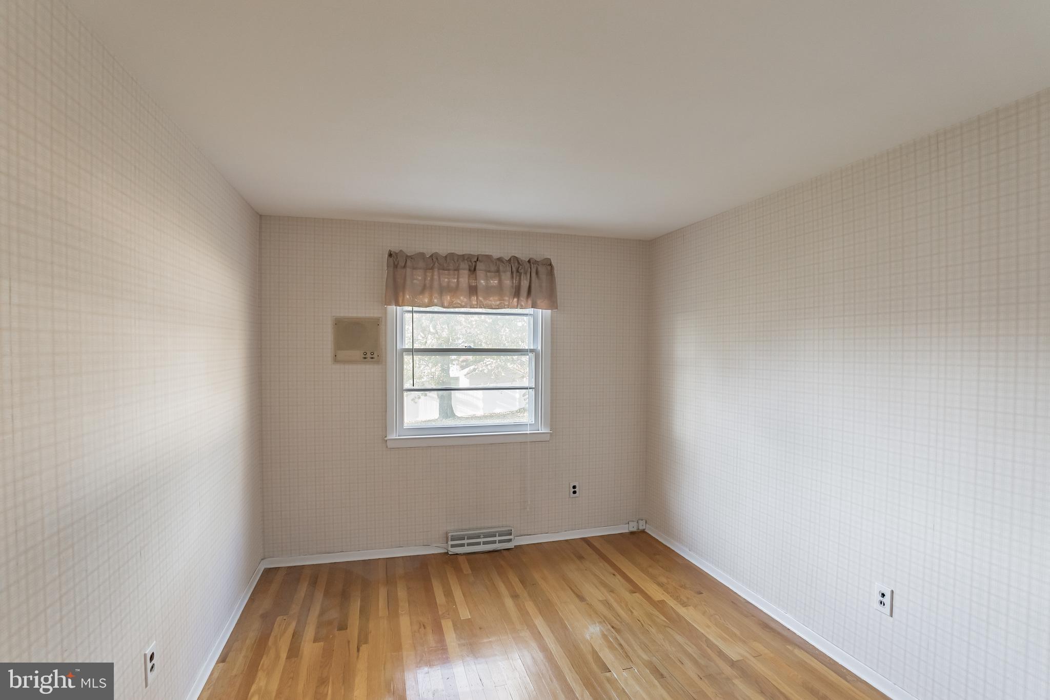 338 Hogeland Road Southampton, PA 18966 - Photo 17 of 29 Bedroom #3 With Hardwood Floors