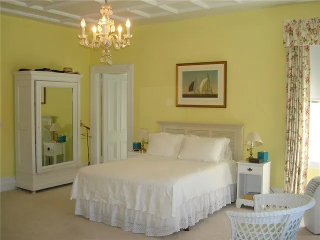 $6,000 | 589 Bellevue Avenue, Newport, RI 02840