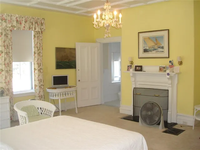 $6,000 | 589 Bellevue Avenue, Newport, RI 02840