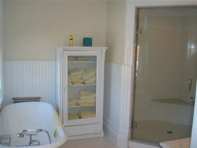 $6,000 | 589 Bellevue Avenue, Newport, RI 02840