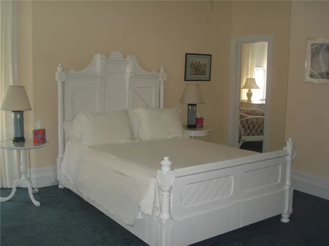 $6,000 | 589 Bellevue Avenue, Newport, RI 02840