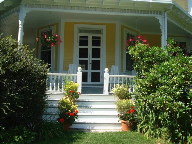 $6,000 | 589 Bellevue Avenue, Newport, RI 02840