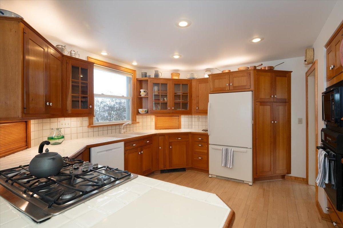 2931 Greysolon Road Duluth, MN 55812 - Photo 2 of 51