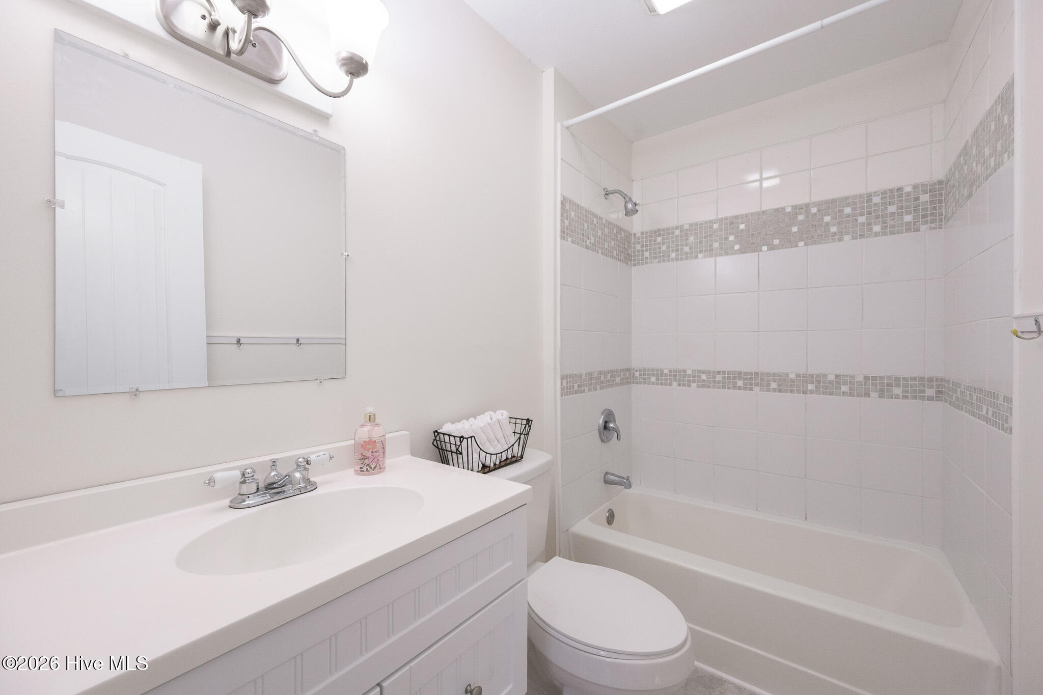 149 Haws Run Road Jacksonville, NC 28540 - Photo 11 of 76 Bathroom 1 - Hall Full Bathroom